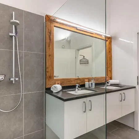 Haus Widmoos דירה וואגריין